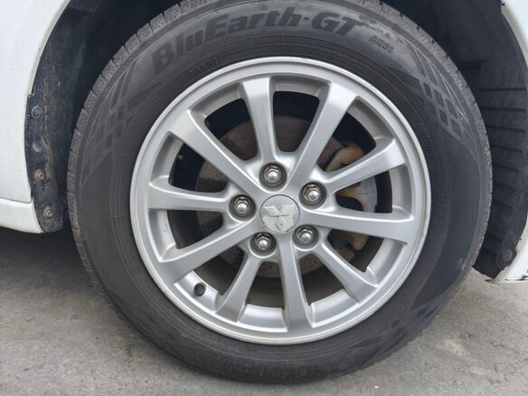 2010 Mitsubishi Lancer X, белый, 750000 рублей - вид 6