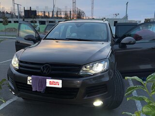 2011 Volkswagen Touareg II, коричневый, 2490000 рублей, вид 2