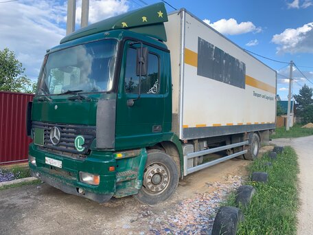 1998 Mercedes-Benz Actros, зелёный, 1300000 рублей, вид 1