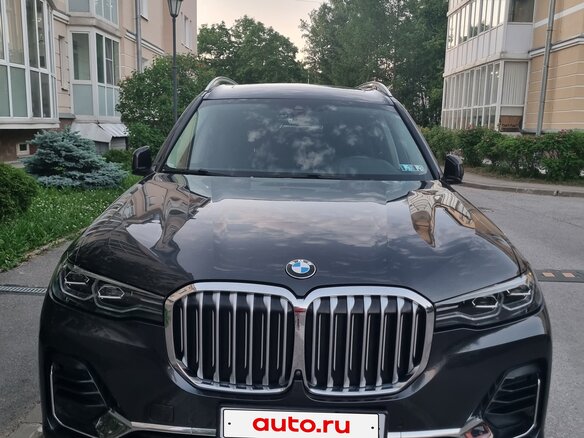 2021 BMW X7 40i I (G07), серый, 6400000 рублей