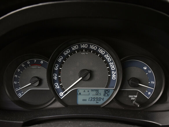 2013 Toyota Corolla XI (E160, E170, E180), белый, 1150000 рублей - вид 12
