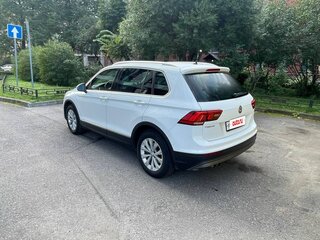 2017 Volkswagen Tiguan II, белый, 1910000 рублей, вид 5