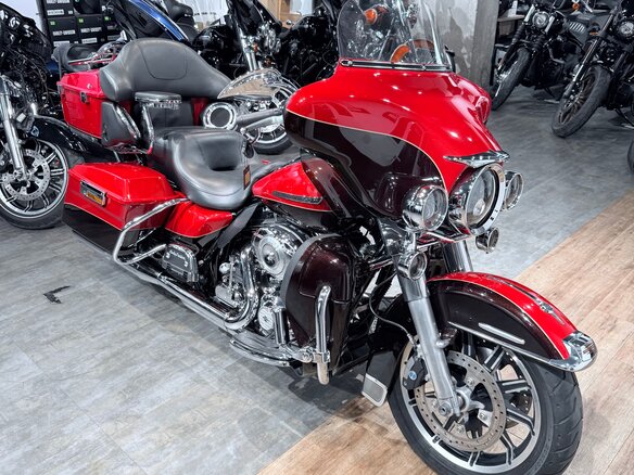 2011 Harley-Davidson Electra Glide, красный, 1399000 рублей