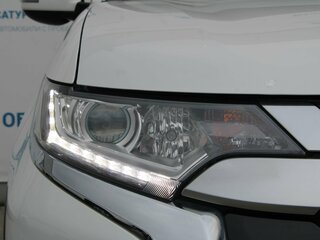 2019 Mitsubishi Outlander III Рестайлинг 3, белый, 2150000 рублей, вид 4