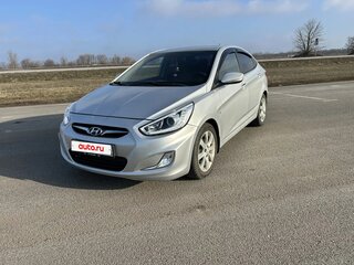 2014 Hyundai Solaris I, серебристый, 750000 рублей, вид 2