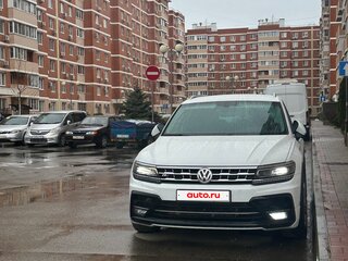 2017 Volkswagen Tiguan II, белый, 2465000 рублей, вид 2