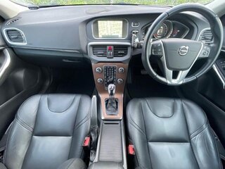 2017 Volvo V40 II Рестайлинг, белый, 1100000 рублей, вид 4