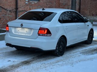 2017 Volkswagen Polo V Рестайлинг, белый, 1080000 рублей, вид 5