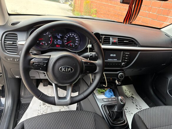 2017 Kia Rio IV, чёрный, 1150000 рублей - вид 8