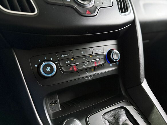 2017 Ford Focus III Рестайлинг, серый, 1099000 рублей - вид 18