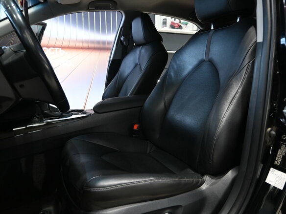 2021 Toyota Camry VIII (XV70), чёрный - вид 17