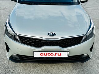 2020 Kia Rio IV Рестайлинг, серый, 1550000 рублей, вид 1