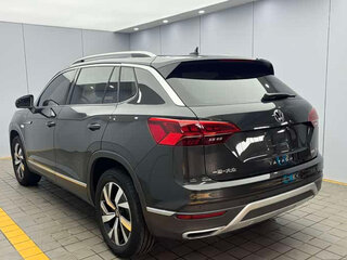 2022 Volkswagen Tayron I, чёрный, 1865000 рублей, вид 4