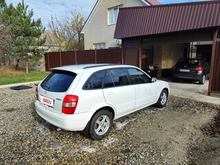 2000 Mazda Familia S-Familia S-Wagon VIII (BJ), белый, 490000 рублей, вид 3