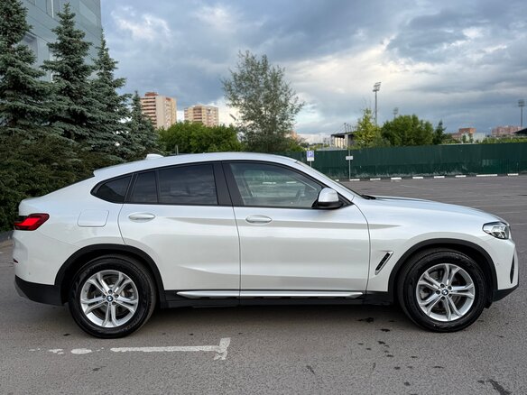 2021 BMW X4 20i II (G02) Рестайлинг, белый, 4500000 рублей - вид 6