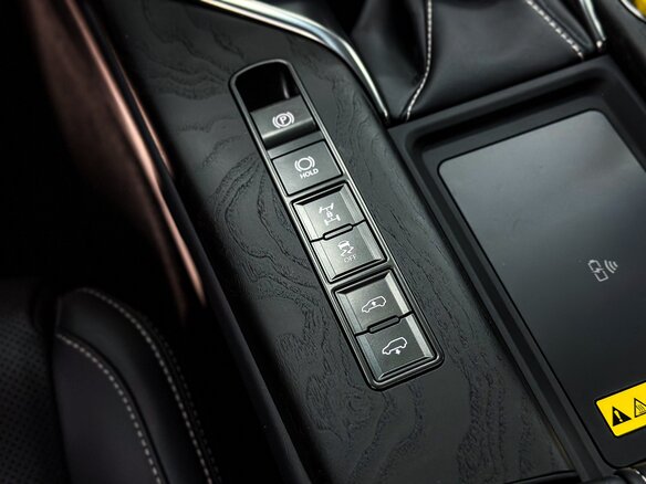2025 Lexus LX 600 IV, чёрный - вид 23