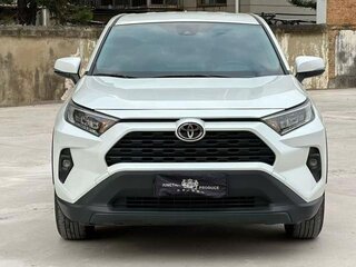 2024 Toyota RAV4 V (XA50), белый, 3605005 рублей, вид 2