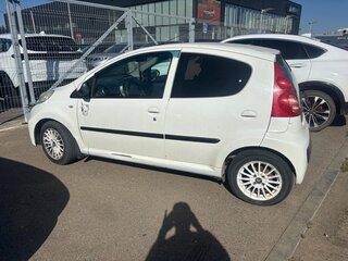2010 Peugeot 107 I Рестайлинг, белый, 347000 рублей, вид 4