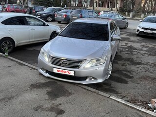 2011 Toyota Camry VII (XV50), серебристый, 800000 рублей, вид 2