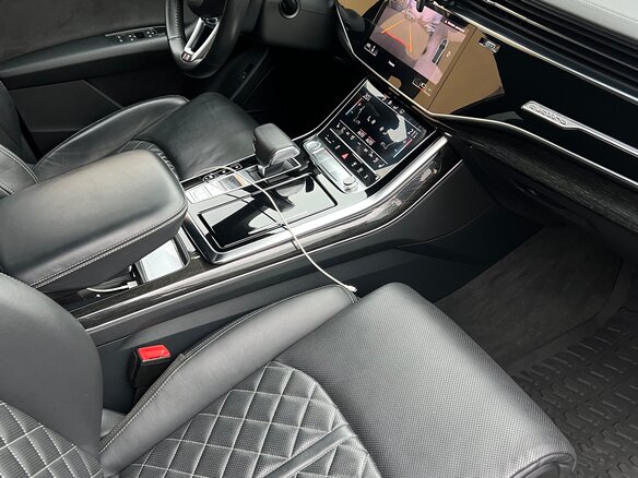 2019 Audi Q8 55 TFSI I (4M), синий, 5200000 рублей - вид 4