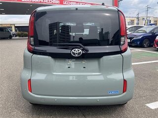 2022 Toyota Sienta III, зелёный, 1435400 рублей, вид 5