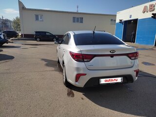 2019 Kia Rio IV, серебристый, 1110000 рублей, вид 4