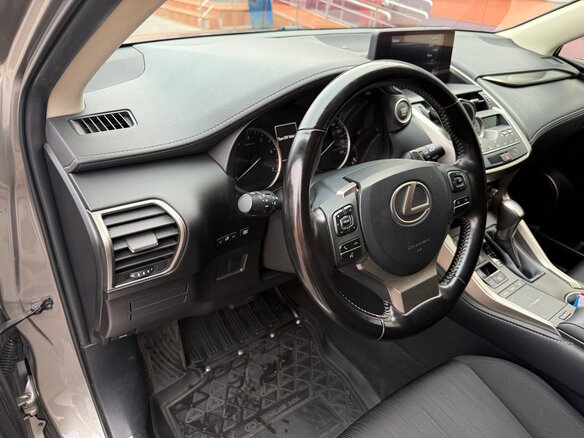 2020 Lexus NX 200 I Рестайлинг, серый, 2865000 рублей - вид 10