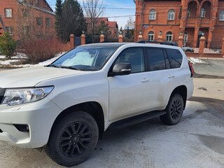 2018 Toyota Land Cruiser Prado 150 Series Рестайлинг 2, белый, 3200000 рублей, вид 4