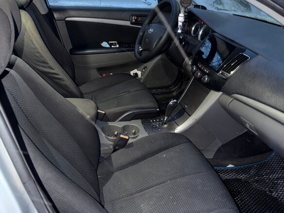 2010 Hyundai Sonata V (NF) Рестайлинг, серебристый, 800000 рублей - вид 4