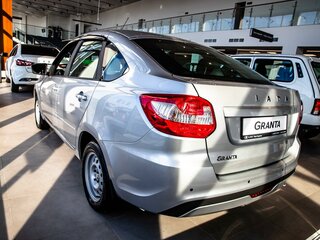 2026 Lada (ВАЗ) Granta I Рестайлинг, серебристый, 1118000 рублей, вид 4