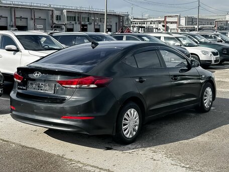 2018 Hyundai Elantra VI (AD), чёрный, 920000 рублей, вид 3