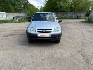 2013 Chevrolet Niva I Рестайлинг, серебристый, 280000 рублей, вид 2