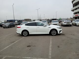 2020 Kia Optima IV Рестайлинг, белый, 1200000 рублей, вид 3