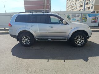 2011 Mitsubishi Pajero Sport II, серый, 1700000 рублей, вид 2