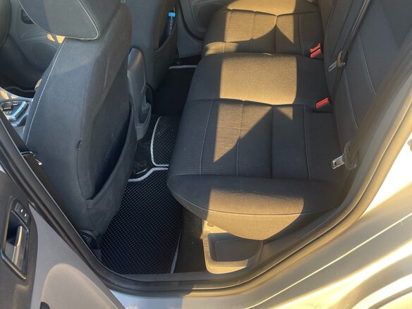 2011 Ford Focus II Рестайлинг, серебристый - вид 13