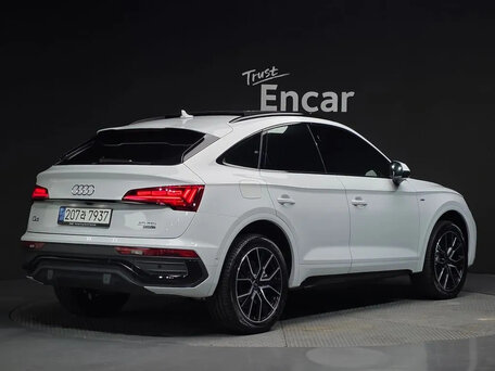 2023 Audi Q5 40 TDI II (FY) Рестайлинг, белый, 4846000 рублей, вид 4