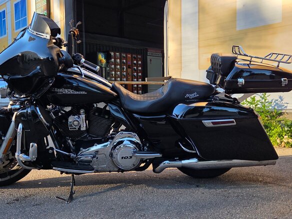 2011 Harley-Davidson Street Glide, чёрный, 1150000 рублей - вид 5