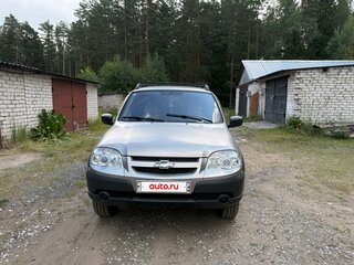 2012 Chevrolet Niva I Рестайлинг, серебристый, 470000 рублей, вид 1
