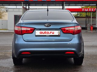2013 Kia Rio 5-speed III, голубой, 810000 рублей, вид 5