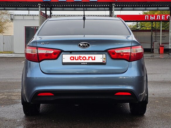 2013 Kia Rio 5-speed III, голубой, 780000 рублей - вид 4