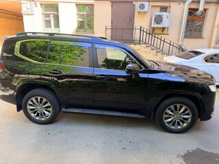 2021 Toyota Land Cruiser 300 Series, чёрный, 8850000 рублей, вид 2