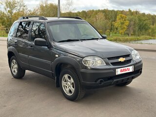 2020 Chevrolet Niva I Рестайлинг, серебристый, 690000 рублей, вид 4