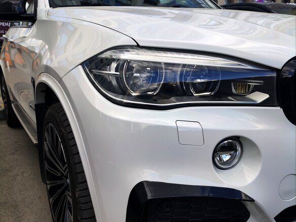 2013 BMW X5 50i III (F15), белый, 3490000 рублей - вид 12
