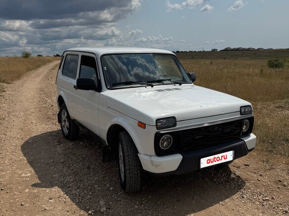 2018 Lada (ВАЗ) 2121 (4x4) Urban I Рестайлинг, белый - вид 2