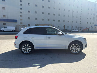2016 Audi Q5 I (8R) Рестайлинг, белый, 2400000 рублей, вид 4