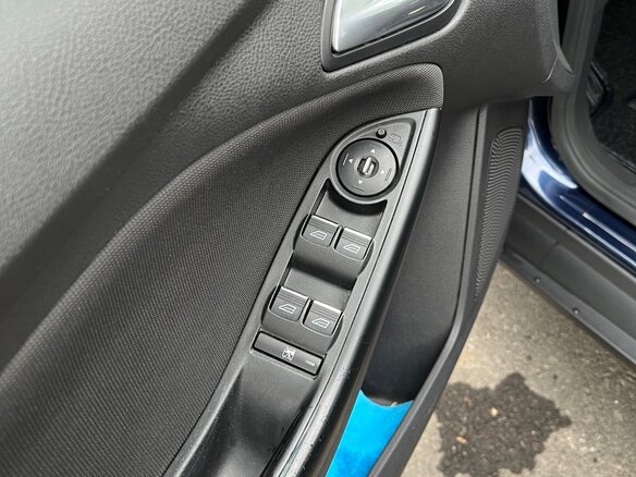 2012 Ford Focus III, синий, 900000 рублей - вид 9