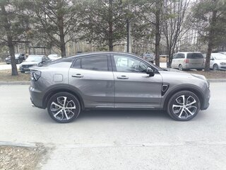 2020 Lynk & Co 05, серый, 2950000 рублей, вид 4