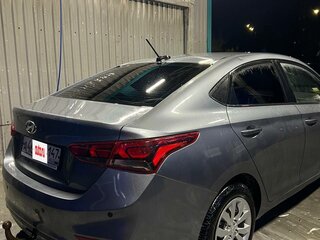 2019 Hyundai Solaris II, серый, 900000 рублей, вид 4