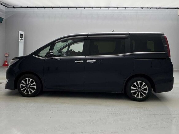 2021 Toyota Esquire I Рестайлинг, чёрный, 2000000 рублей - вид 5