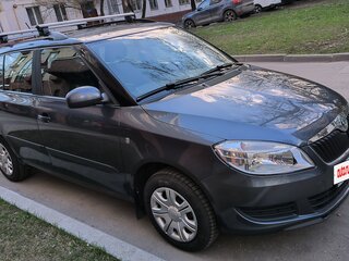 2011 Skoda Fabia II Рестайлинг, серый, 900000 рублей, вид 3